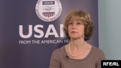 Sastanak Udarne grupe za borbu protiv trgovine ljudima usledio je nakon što je predstavnica USAID-a Bonnie Glick (na slici) uputila upozorenje BiH, da bi ukoliko se ne pozabavi ovim pitanjem mogla ostati bez američke pomoći