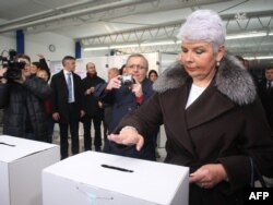 Jadranka Kosor glasa na izborima, Zagreb, 4. prosinac 2011.