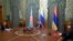 Ադրբեջանի, Ռուսաստանի և Հայաստանի ԱԳ նախարարներ Ջեյհուն Բայրամովը, Սերգեյ Լավրովը և Զոհրաբ Մնացականյանը, Մոսկվա, 10 հոկտեմբերի, 2020թ.
