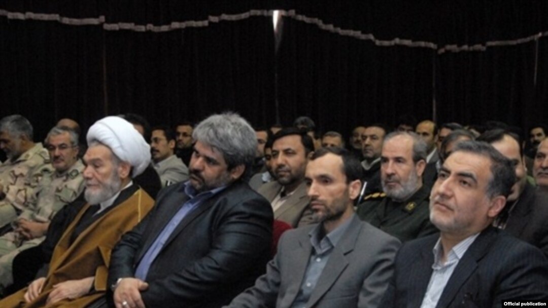 حمید بقایی در کنار علیرضا مقیمی در مراسم معارفه وی به عنوان مدیر منطقه آزاد ارس