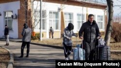 Zeci de mii de ucraineni și-au părăsit țara. Mulți dintre ei au venit în România 