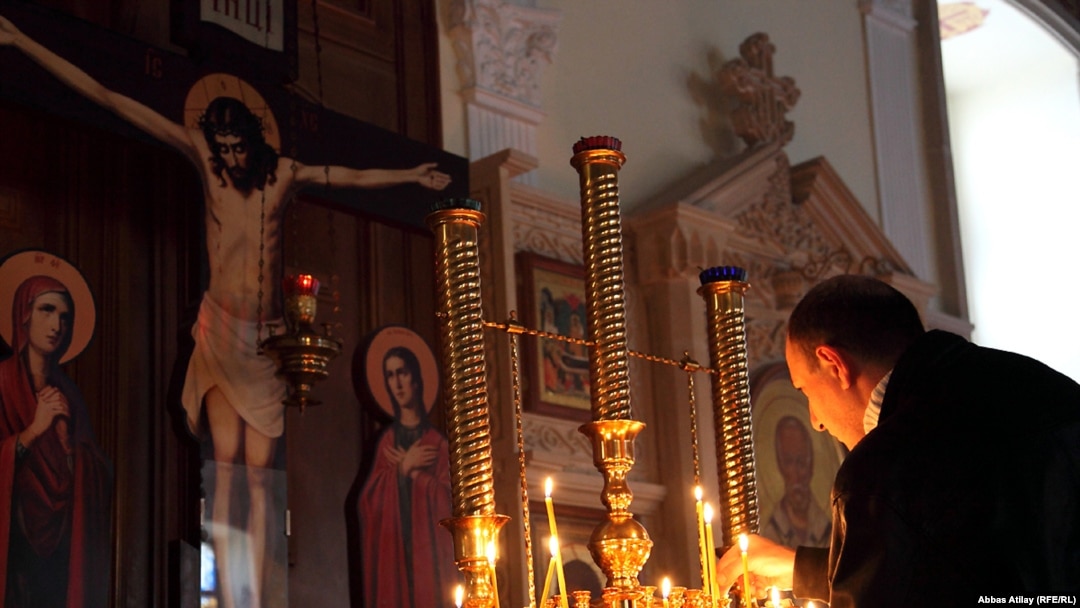 Pravoslavları Milad Bayramını qeyd edir