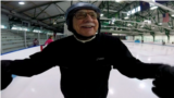 95-летний судья каждую неделю катается на коньках