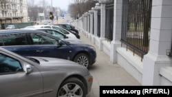 Паркўка машын, ілюстратыўнае фота
