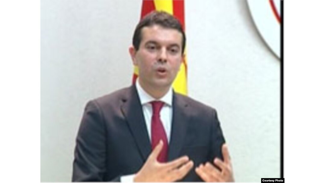 „Зборот ’република‘ пред името Македонија овозможува дистинкција меѓу земјата и географскиот регион, вели министерот Никола Поповски