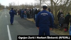 Mađarska policija vraća azilante