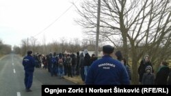 Azilanti sa Kosova prelaze granicu Srbije i Mađarske