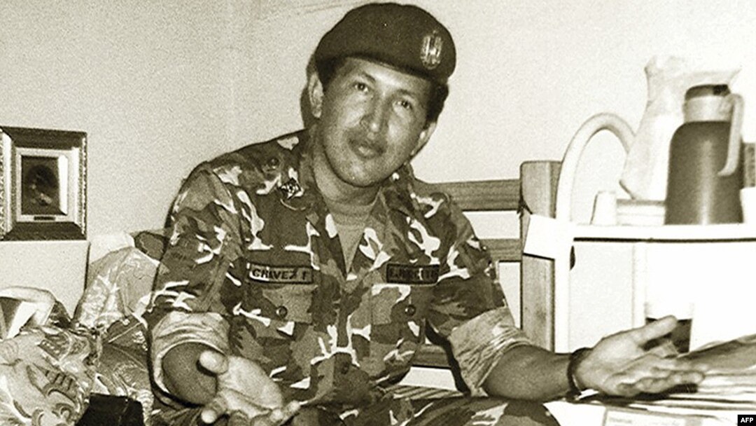 Уго Чавез во затворот Сан Франциско де Јаре, по неупсешниот државен удар против претседателот Карлос Андрез Перез во Каракас во 1992 година.