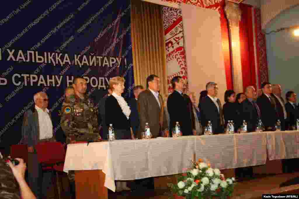 31 мамыр күні Алматыда «Ел билігін халыққа қайтарайық» деген ұранмен өткен жиында Азаматтық кеңес және оның төралқасын құру туралы шешім қабылданды. Жаңа қозғалысқа Қазақстан коммунистік партиясы (ҚПК) мен Жалпыұлттық социал-демократиялық партияның (ЖСДП) және қоғамдық ұйымдардың өкілдері, саясаткерлер, ғалымдар енді. Азаматтық кеңестің лидері болмайтыны, оны азаматтар бірігіп басқаратыны айтылды. Жиынға қатысушылар мамырдың 29-ы күні Қазақстан, Беларусь және Ресей президенттері қол қойған «Еуразия экономикалық одағы туралы» келісімін сынады.
