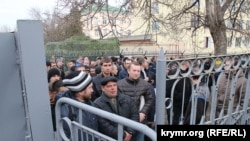 Очереди в крымских военкоматах 