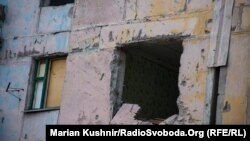 Разбомбленная многоэтажка в Авдеевке