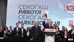 Претседателот на ВМРО-ДПМНЕ Никола Груевски го претставува нивниот кандидат за градоначалник на Охрид, Митко Тилевски