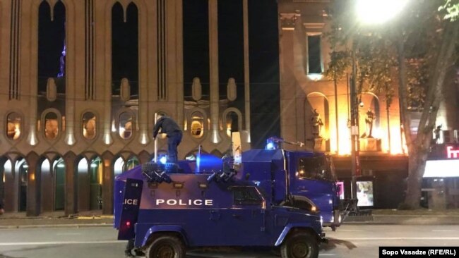 Tbilisidə polis maşını