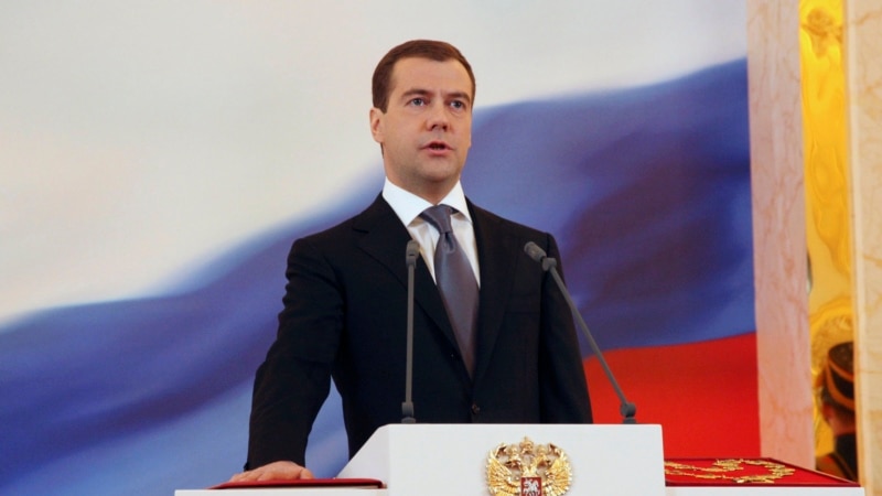 Медведев останува претседател на партијата Обединета Русија