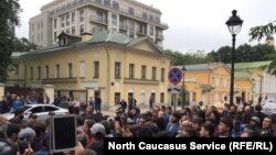 В Москве у посольства Мьянмы мусульмане устроили акцию в поддержку рохинджа