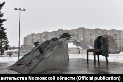 Памятник ученым – основателям наукограда Черноголовка
