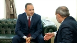 Armenia -- Prime Minister Nikol Pashinian (R) meets with Zareh Sinanyan, the newly appointed commissioner of Diaspora affairs, Yerevan, June 14, 2019.