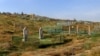 На кладбище в Туркменбаши крадут надгробные камни и металлические ограждения