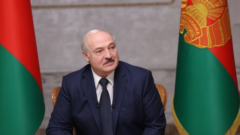 Лукашенко гуфтааст, шояд воқеан ҳам ӯ дар курсии президентӣ “каме бештар” нишастааст