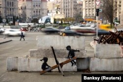 Barrikadat në Sheshin e Pavarësisë në Kiev.