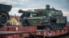 Tancuri Leclerc transportate cu trenul prin România către Ucraina