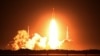 Raketa pa pilot, Artemis I, duke u ngritur nga baza e lëshimit 39B në Qendrën Hapësinore Kennedy të NASA-s në Florida, më 16 nëntor 2022.