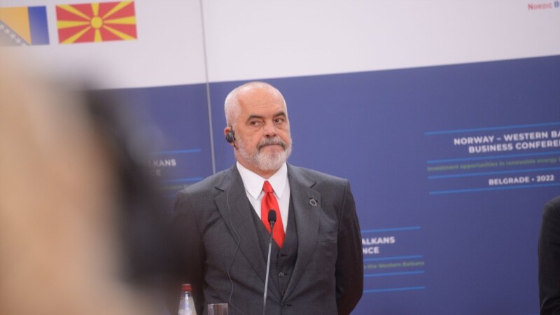Лидерите на албанските партии во Македонија на средба со Рама во Тирана