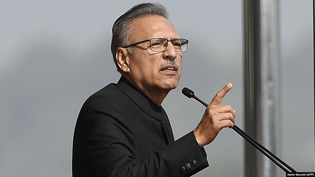 The law was put forward by Pakistani President Arif Alvi and is widely seen as a move to bolster protection for the country's institutions, including the military, from possible criticism. (file photo)