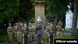 Меморіальні заходи поблизу будівлі Міністерства оборони України, 29 серпня 2021 року