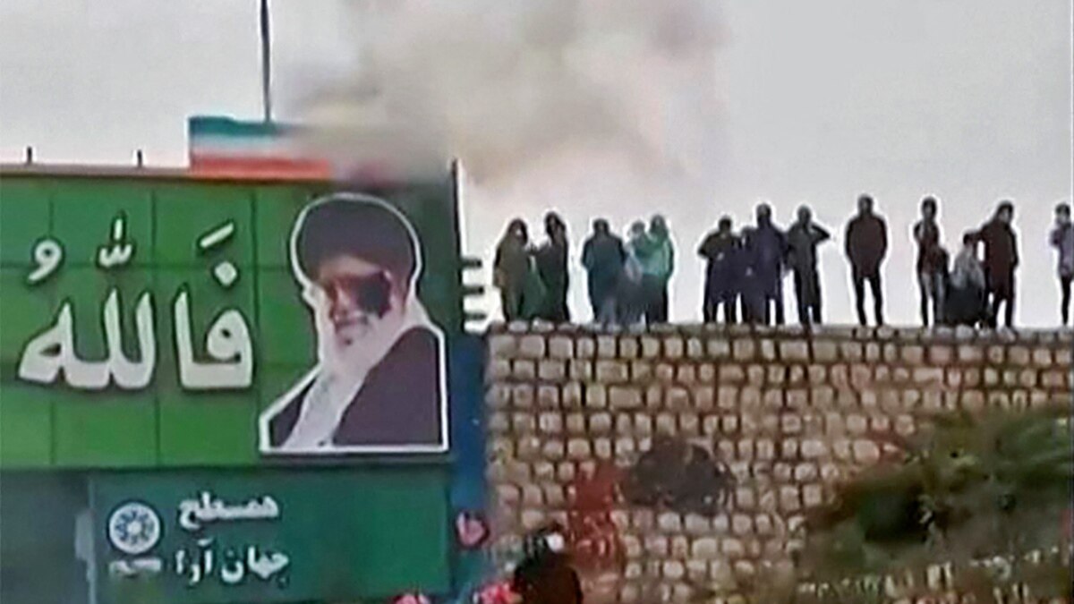 Iranian officials claim foreign enemies are planning civil war;  Analysts say Tehran is to blame