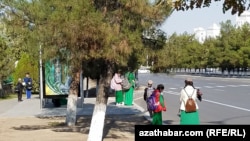 Mekdep okuwçylary. Türkmenistan (arhiw suraty)