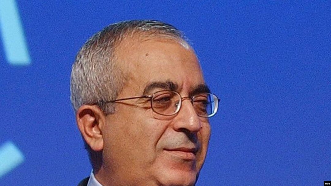 سلام فياض، يک سياستمدار مستقل از سوی محمود عباس مامور تشکيل کابينه اضطراری شد