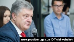 Петро Порошенко у Вінниці зустрівся зі студентами. Фото з офіційного сайту президента України