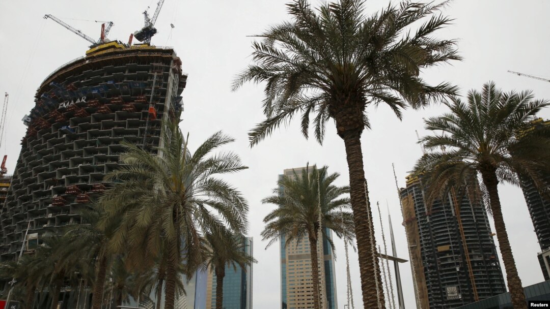 O clădire construită de compania imobiliară EMAAR în Dubai, Emiratele Arabe Unite.