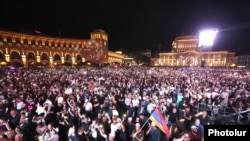 Armenia - The opposition Strong Armenia bloc holds a campaign rally in Yerevan, June 3, 2026.