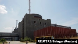 Персоналът на Запорожката атомна електроцентрала продължава работата си в нея и след състоянието на ядрените реактори. При по-ранна руска атака в централата възникна пожар 