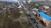 Уничтоженная российская военная техника на улице в поселке Бородянка, Киевская область, 3 марта 2022 года