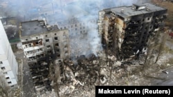 Знищені російськими ударами будинки в Бородянці, Київської області, 3 березня 2022 року