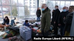 Șeful politicii externe și de securitate europene, Josep Borrell, vizitând centrul de refugiați de la Moldexpo, 3 martie 2022