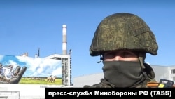 Российский военный на территории Чернобыльской атомной станции, 26 февраля 2022 года
