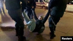 Затримання на мітингу проти війни з Україною. Росія, Санкт-Петербург. 2 березня 2022 року