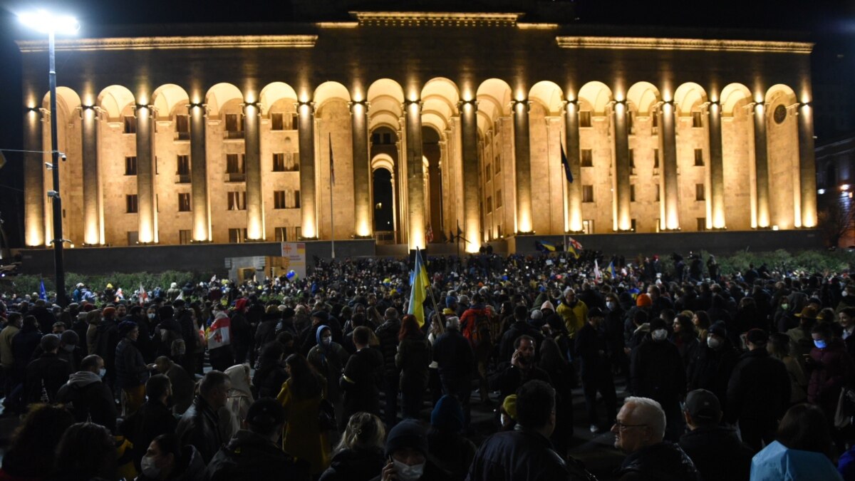 опозиція протестувала в Тбілісі, вимагаючи відставки прем’єра й допомоги України