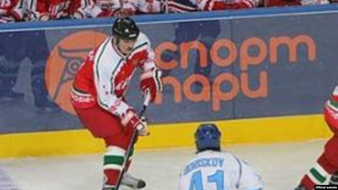 Президент Белоруссии в финальном матче VI Рождественского международного турнира любителей хоккея на приз самого себя