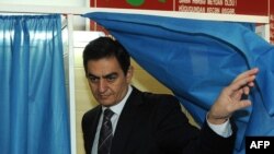 Popular Front leader Ali Kerimli pictured here leaving a voting booth during last year's parliamentary elections.