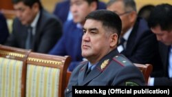 Gyrgyzystanyň içeri işler ministriniň ozalky orunbasary Kursan Asanow (arhiw suraty)