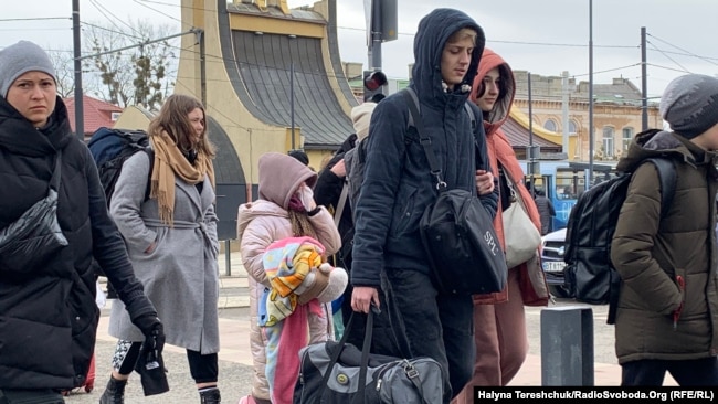 Майже 600 тисяч українських переселенців планують залишатися і інтегруватися у місцеві громади