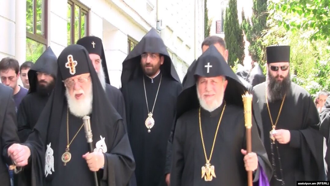 Четвертый день официального визита Католикоса всех армян Гарегина Второго начался с посещения Боржомо-Бакурианской епархии и закончился в армянской церкви в Ахалцихе