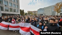 Студенти на мітингу проти результатів президентських виборів в Білорусі. Мінськ, 26 жовтня 2020 року