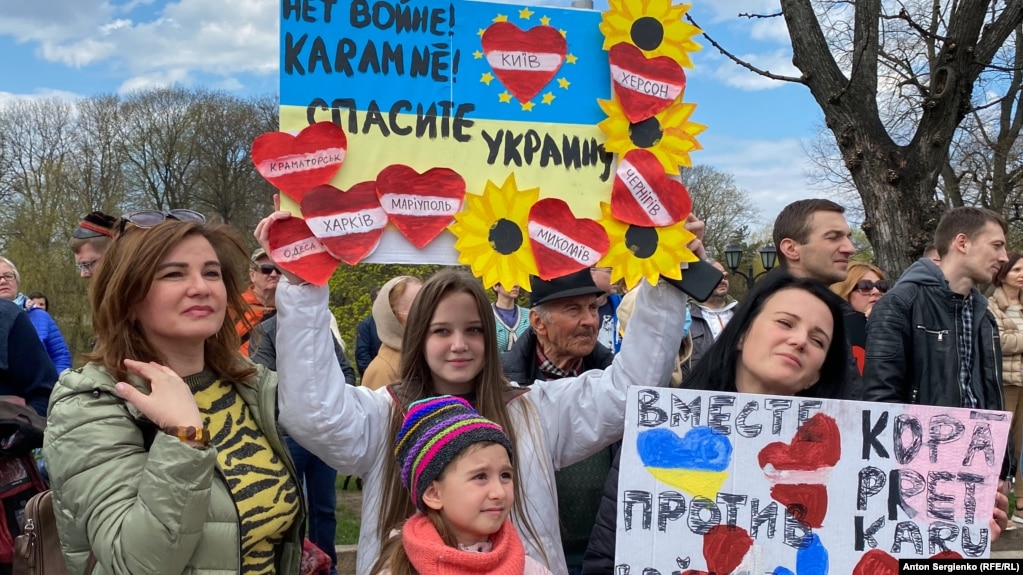 Protesters rally against the war in Riga on April 23.