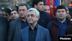 Armenia - Former President Serzh Sarkisian takes part in a demonstration in Yerevan, April 23, 2022.